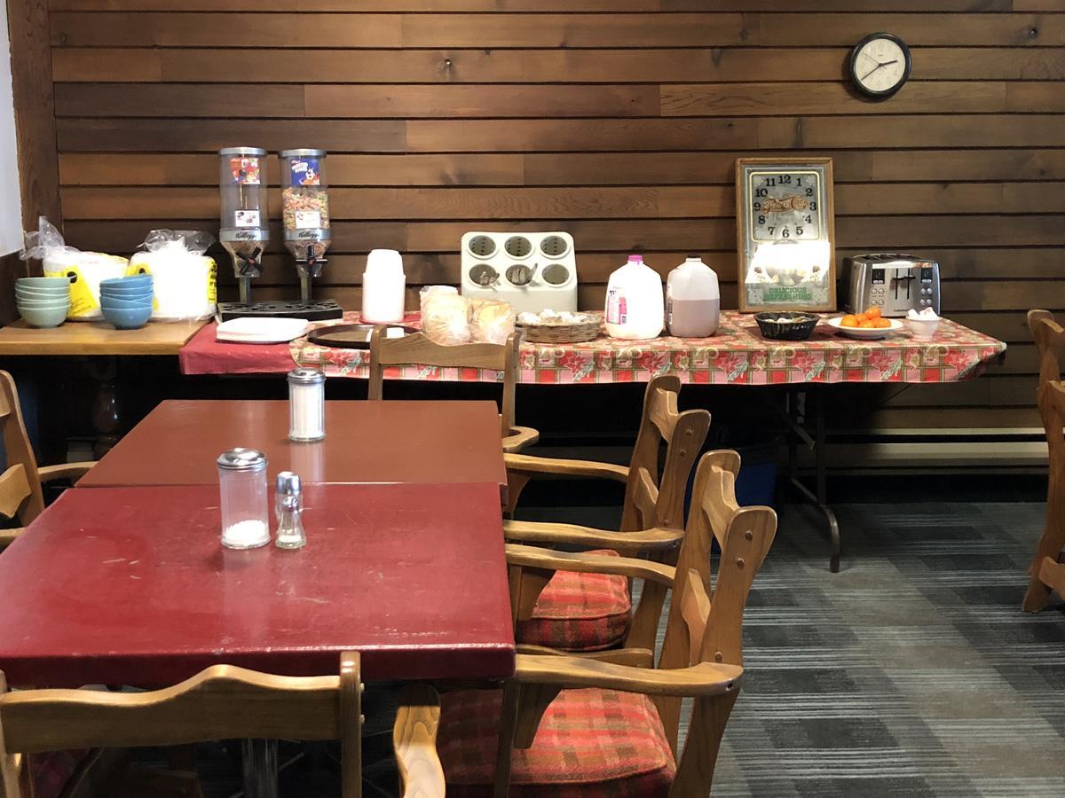 Agassiz Park Lodge - Under New Management McCreary 외부 사진