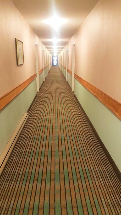 Agassiz Park Lodge - Under New Management McCreary 외부 사진